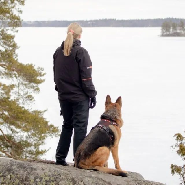 Feel Active Outdoor Hundsele med Ficka Svart